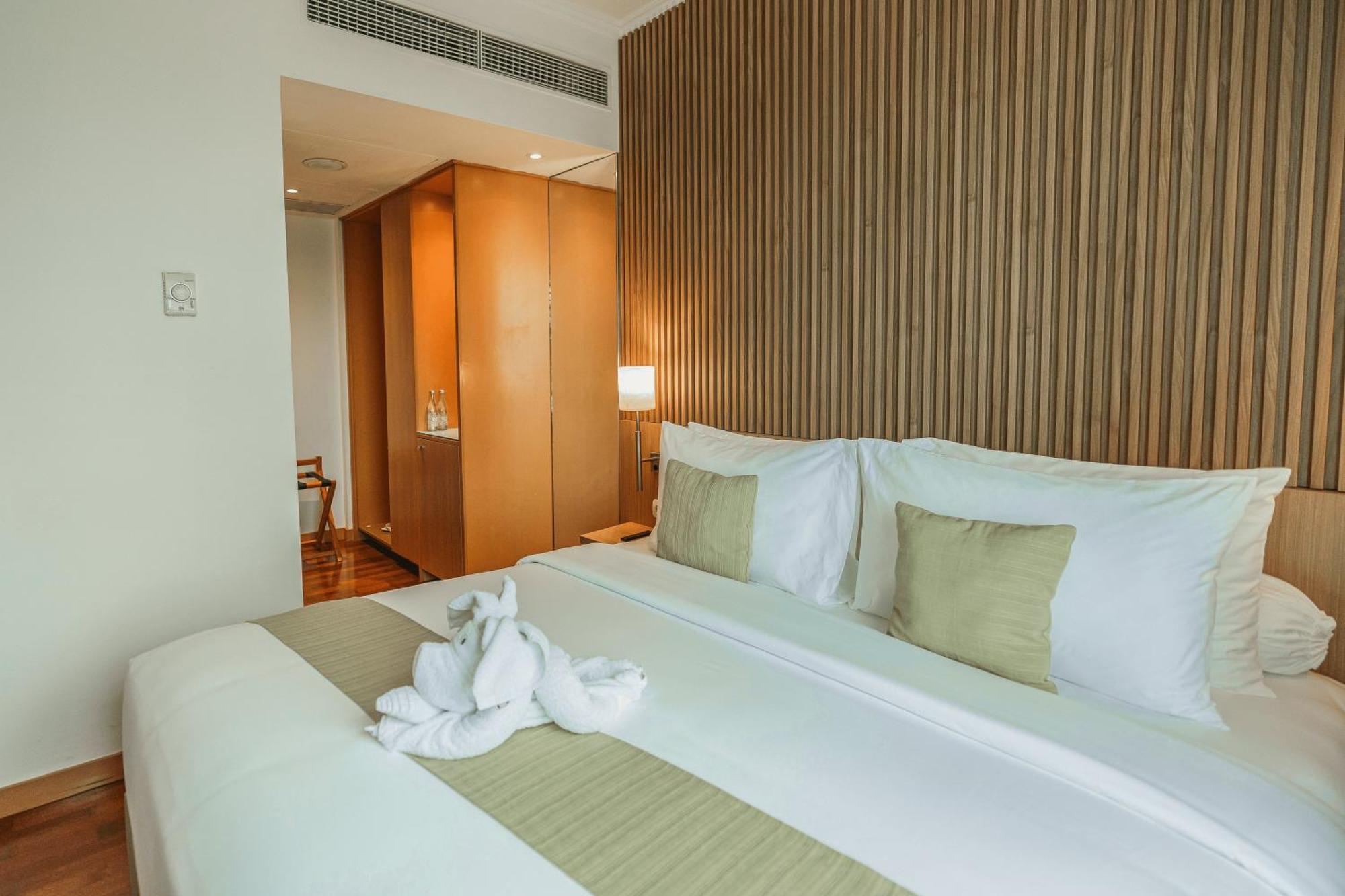 Hotel Kimaya Slipi Jakarta By Harris Exterior photo