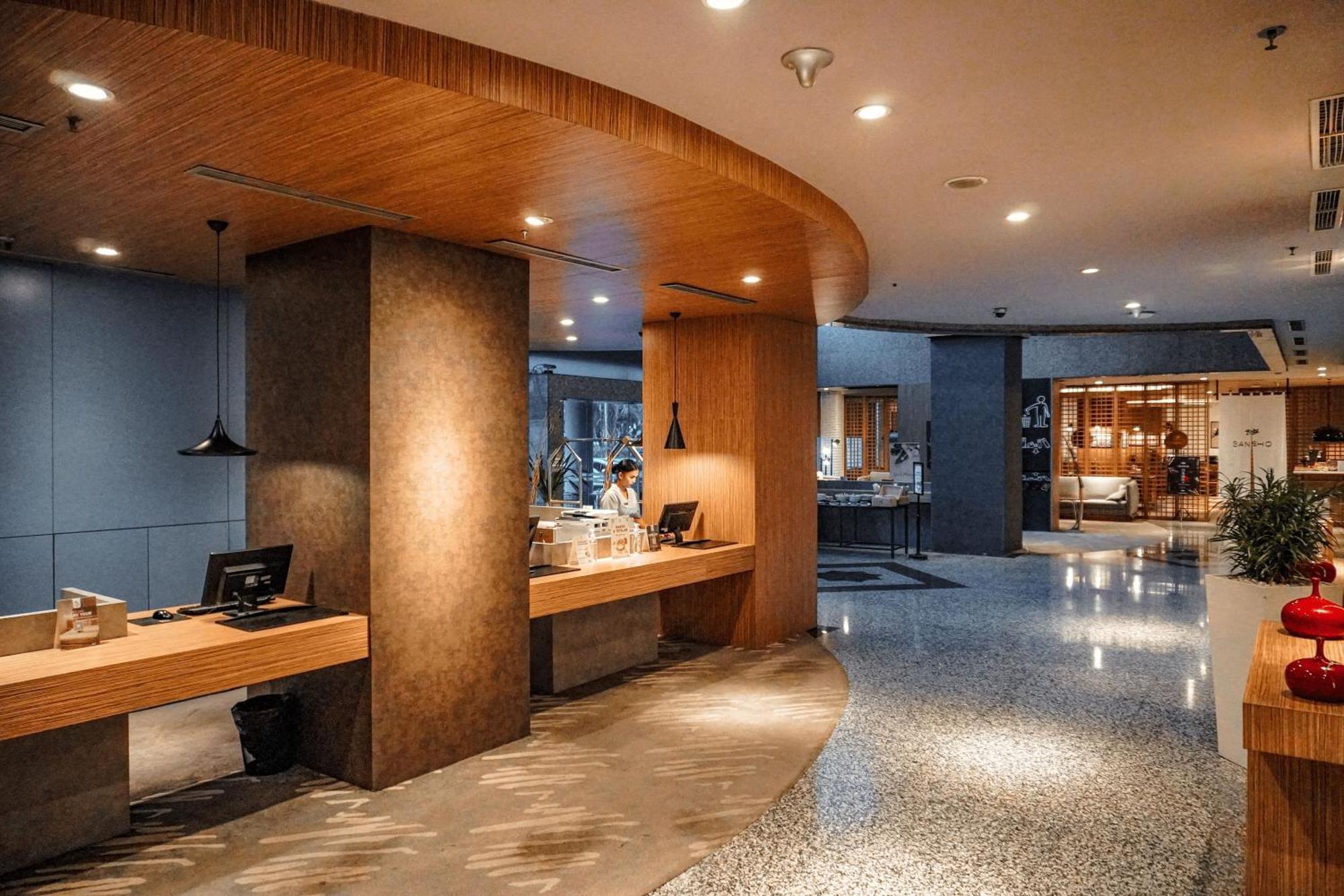 Hotel Kimaya Slipi Jakarta By Harris Exterior photo